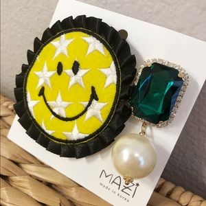 smile face stone jewelry brooch